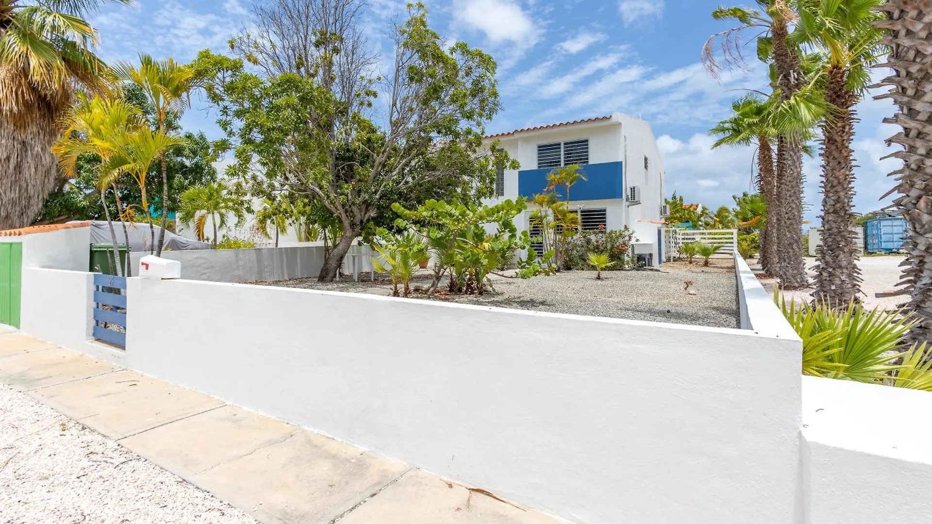 Lighthouse Beach Resort With Ocean View Kralendijk  Holiday home