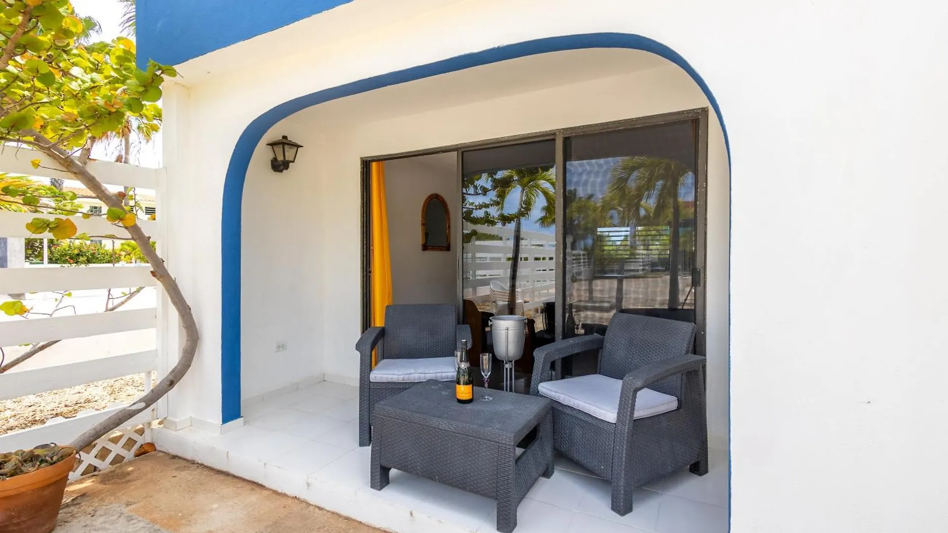 Lighthouse Beach Resort With Ocean View Kralendijk
